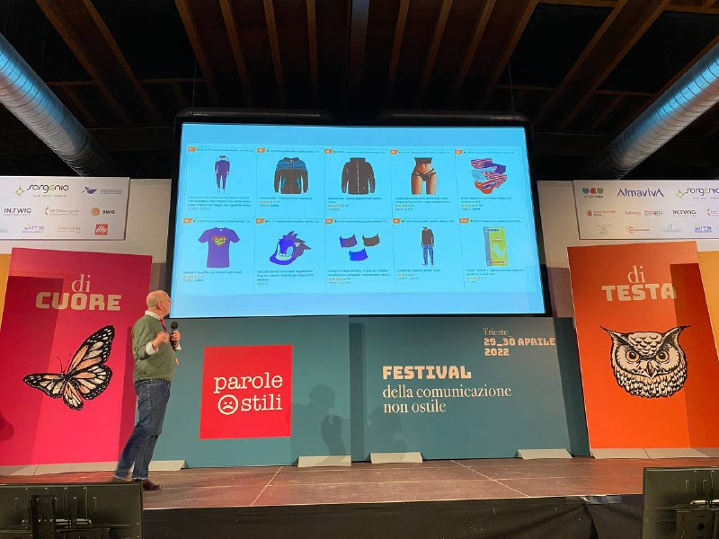 «Questi sono gli acquisti che sono più cresciuti su Amazon nelle prime settimane di lockdown»

Enrico Marchetto <a href="/edtv/">Enrico Marchetto</a>, CoFounder di <a href="/wearenoiza/">Noiza</a>, a #paroleostili

Chi sta scrivendo questo tweet confessa di aver preso una tuta. Come il padre di Enrico Marchetto.