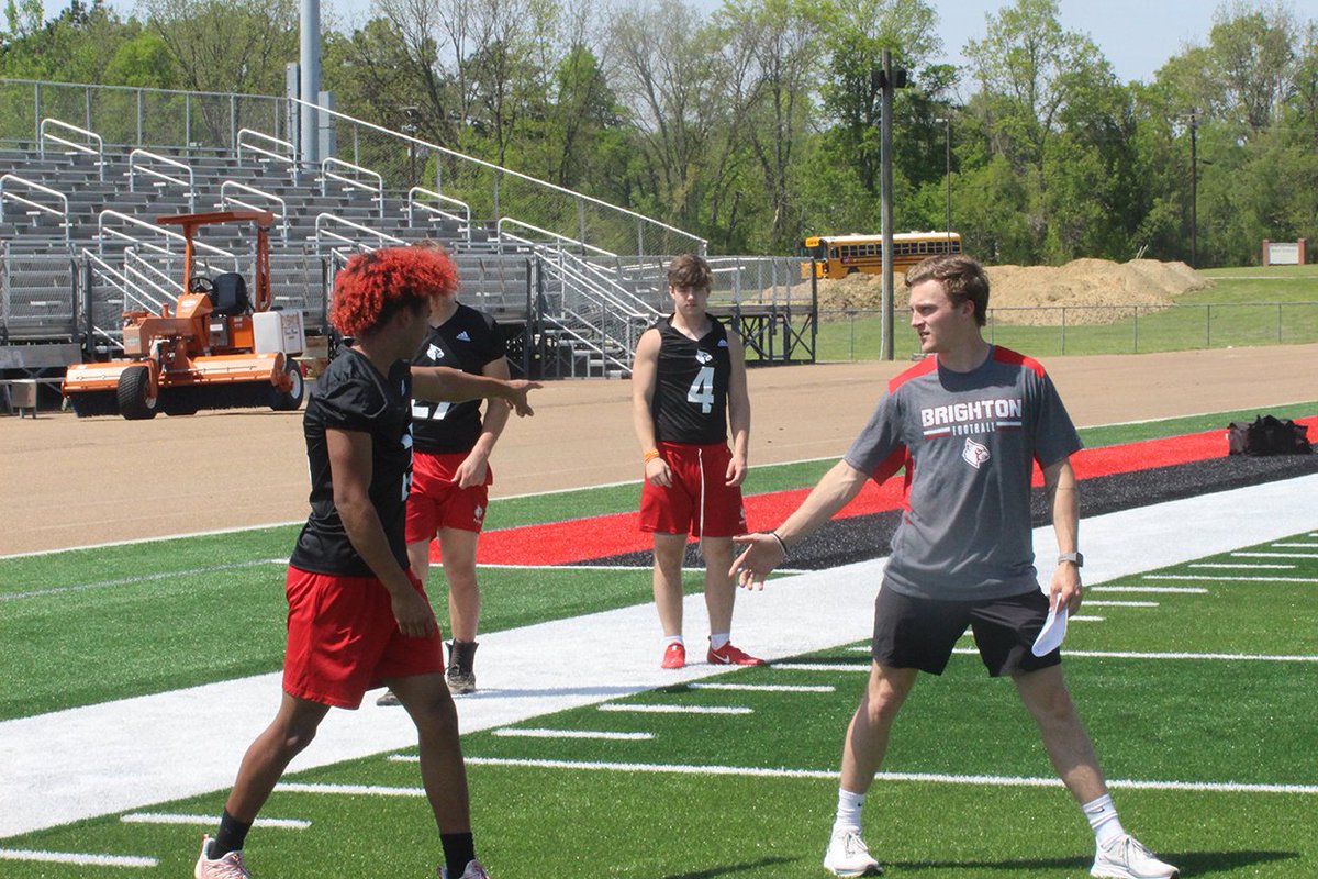 The @cardfootballbhs team became the first from <a href="/TCSchools_/">Tipton Co Schools</a> to practice on the new turf yesterday! Here's how things went: covingtonleader.com/sports/brighto…
<a href="/covingtonleader/">The Leader</a> <a href="/CoachCruce/">Morgan Cruce</a>