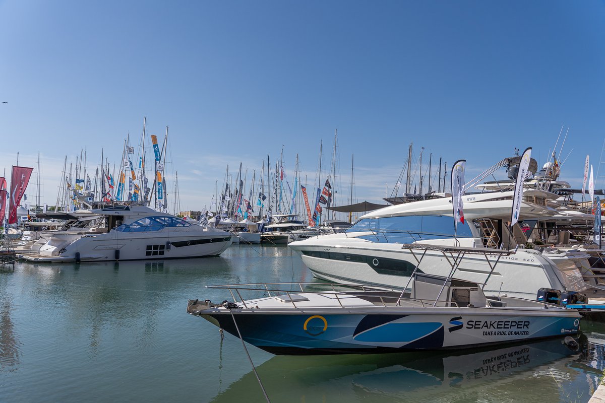 PalmaBoatShow's tweet photo. 📸 Breve resumen fotográfico de la segunda jornada del #PIBS22 ⛵
¿Nos vemos mañana? 🌊 ¡No te lo pierdas! 💙
🗓 Hasta el 1 de mayo en el 📍 #MollVell de Palma https://t.co/Ce2x0DQg20