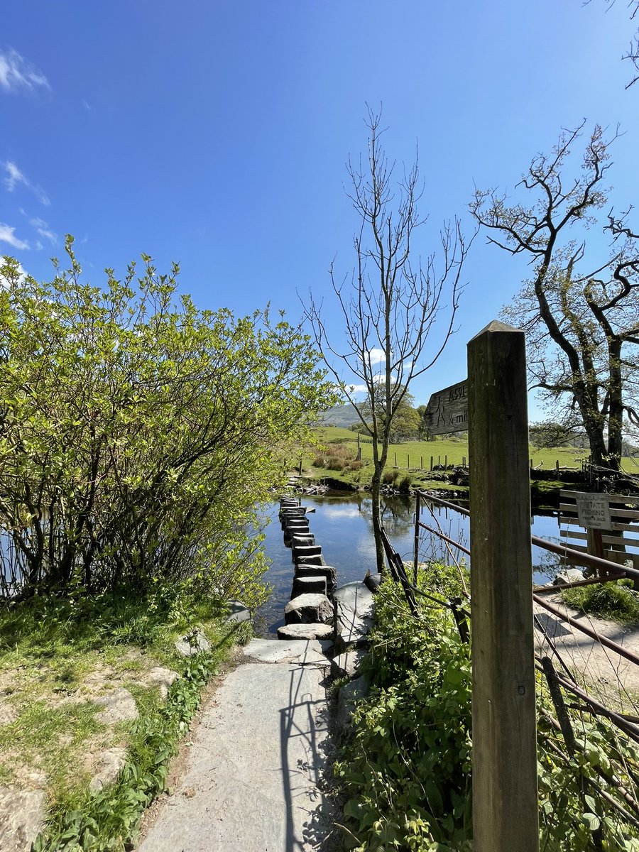 martin_grayston's tweet photo. Happy weekend ☀️☀️ #ambleside #rydalhall #LakeDistrict #BankHolidayWeekend https://t.co/lBHdfKjA9d
