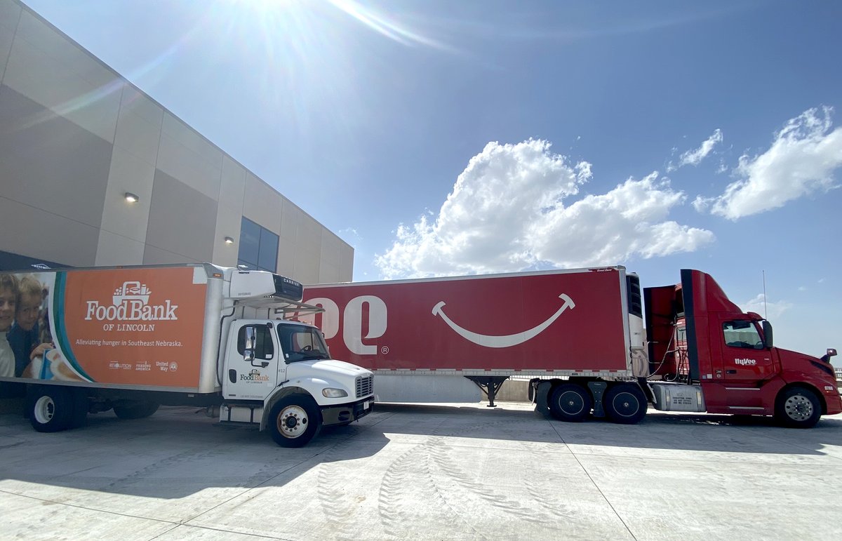 HyVee's tweet photo. It's Food Bank Friday and today we give a shout out to @FoodBankLincoln. Congrats on your new facility on Kingbird Road. We are eager to deliver more food to your new location! 
#FoodBankFridays #HelpfulSmileStrong #HyVeeOneStep https://t.co/cv7Vd70dw5