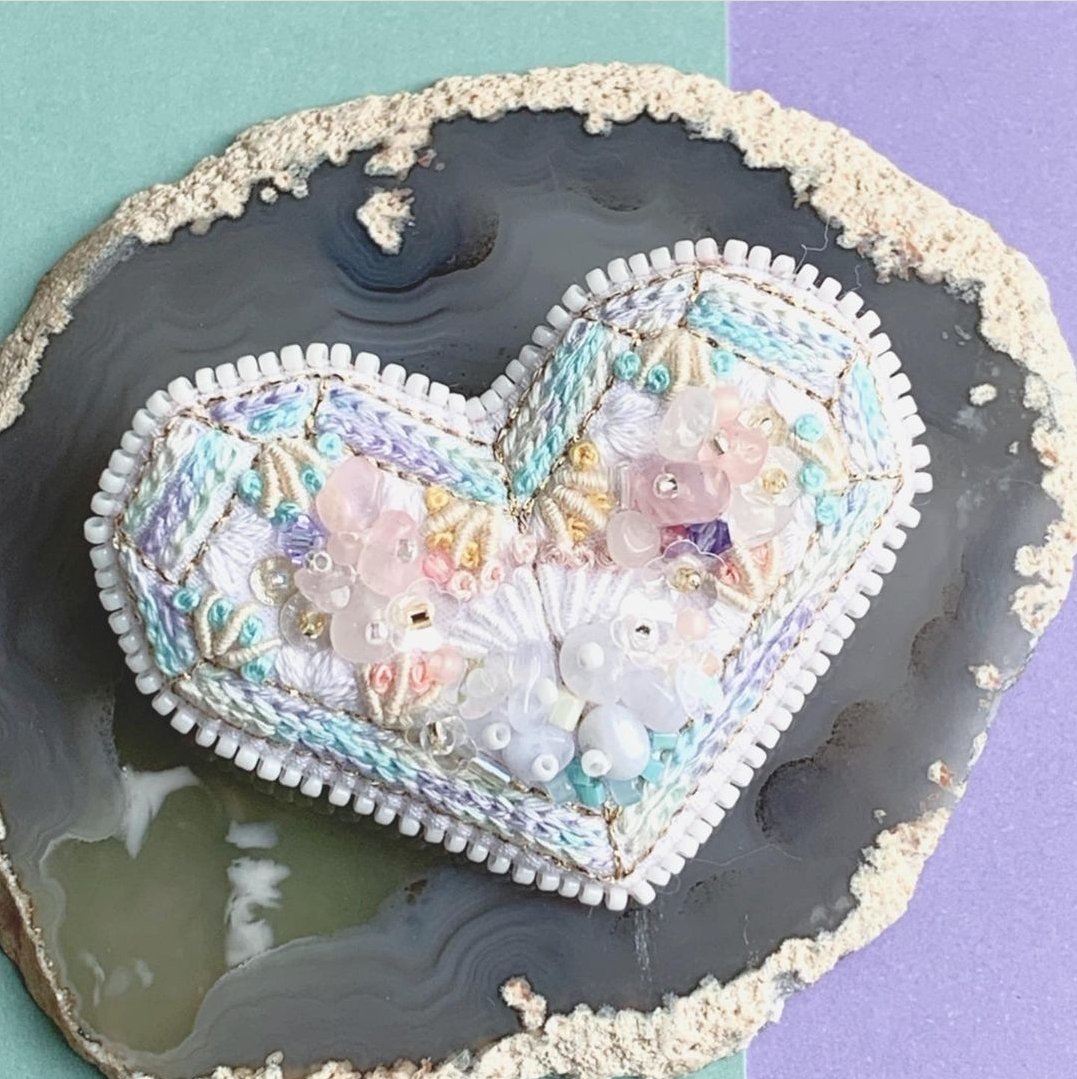 HimalayanKs's tweet photo. https://t.co/53VPgMQJM9
浅草石フリマ
お友達の詩集作家 いちとちゃんの刺繍も いくつか連れていきます💎.◌*
可愛い鉱物刺繍が 写真以外にもいっぱいฅ( ̳• ·̫ • ̳ฅ)♡ https://t.co/mSdBKOcfPr