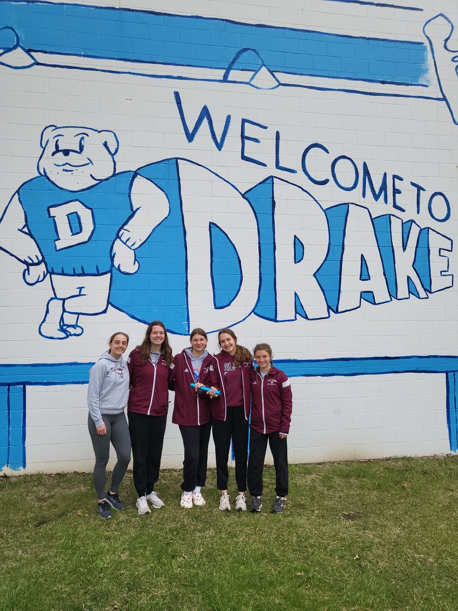MVGTF1's tweet photo. We made it! Had fun watching our boys DMed this morning and we are getting ready for our 4x400 this evening, with boys to follow.  Here we go! https://t.co/GDjEbvJYGJ