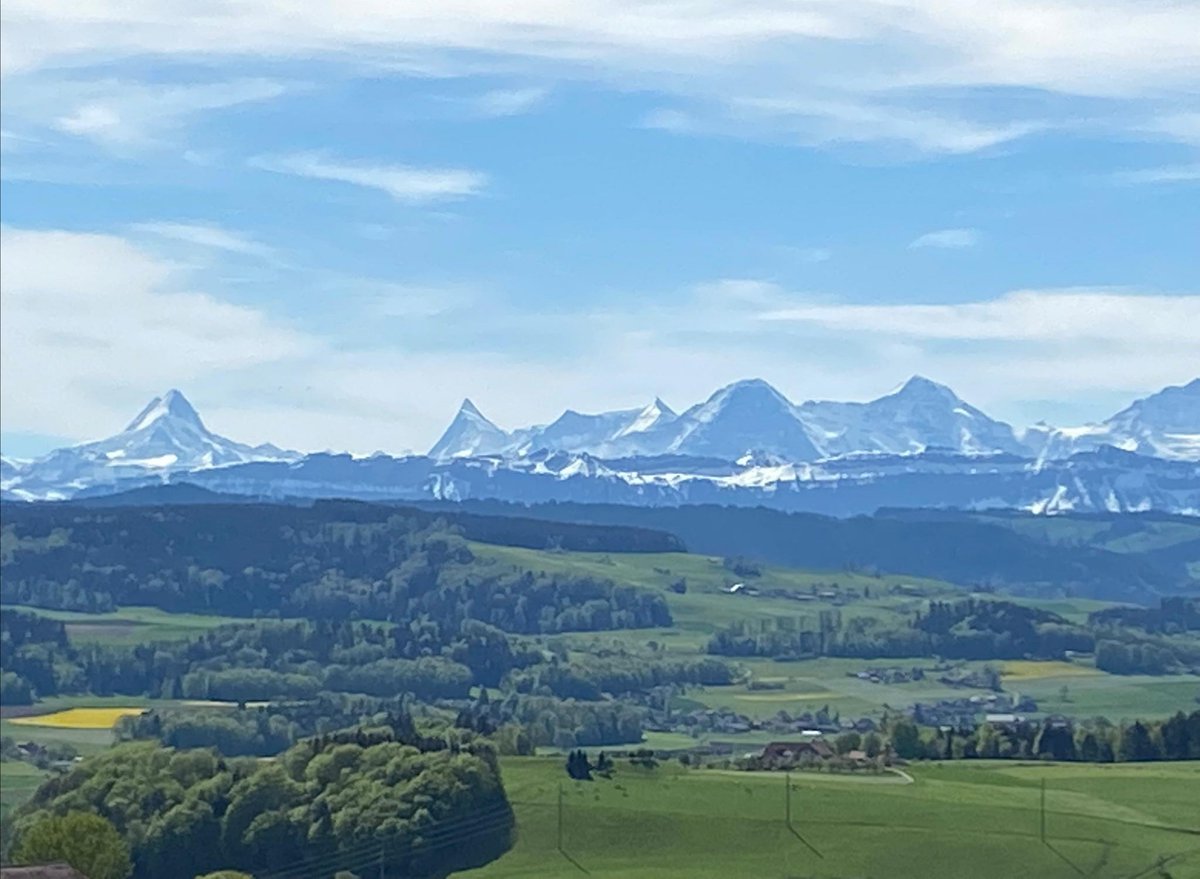 Faszinierend an Bergen ist auch, obschon eine grosse Distanz zwischen ihnen und uns ist, scheint es, dass man sie beinahe anfassen kann.