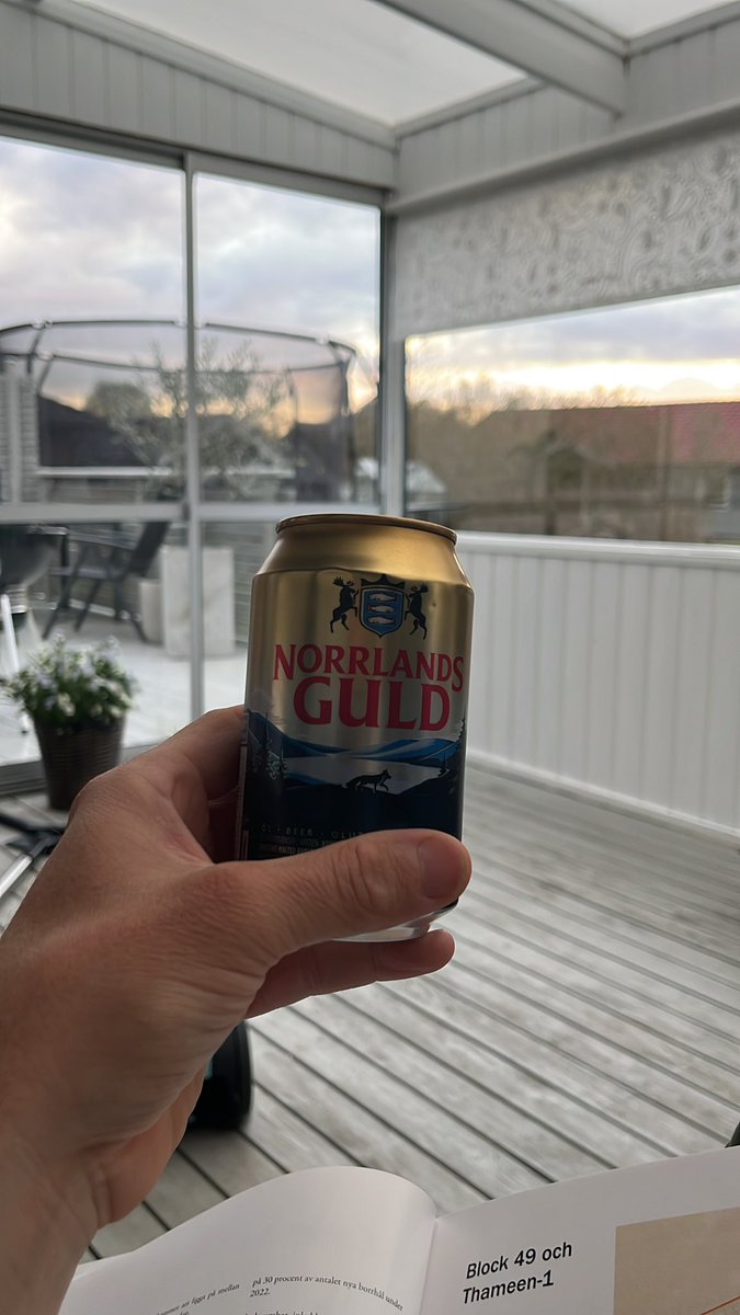 Trevlig helg! Sitter och unnar mig öl i uterummet med infravärmen på och läser #tethys oil årsredovisning. Är du med <a href="/Pro_Tradings/">Mr Pro T</a> ?