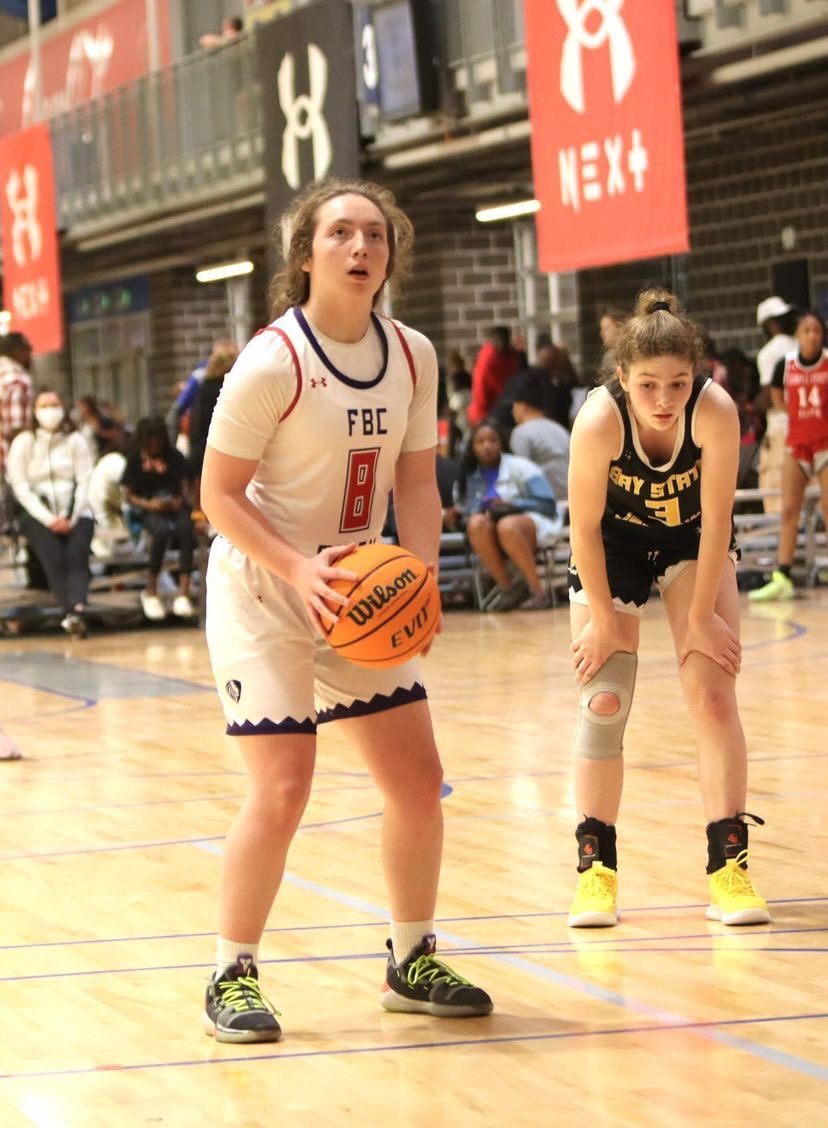 SmarttShelby's tweet photo. Last first AAU Tournament #fbcreign #uarise #underarmour my team > yours https://t.co/WhRArAbdhm