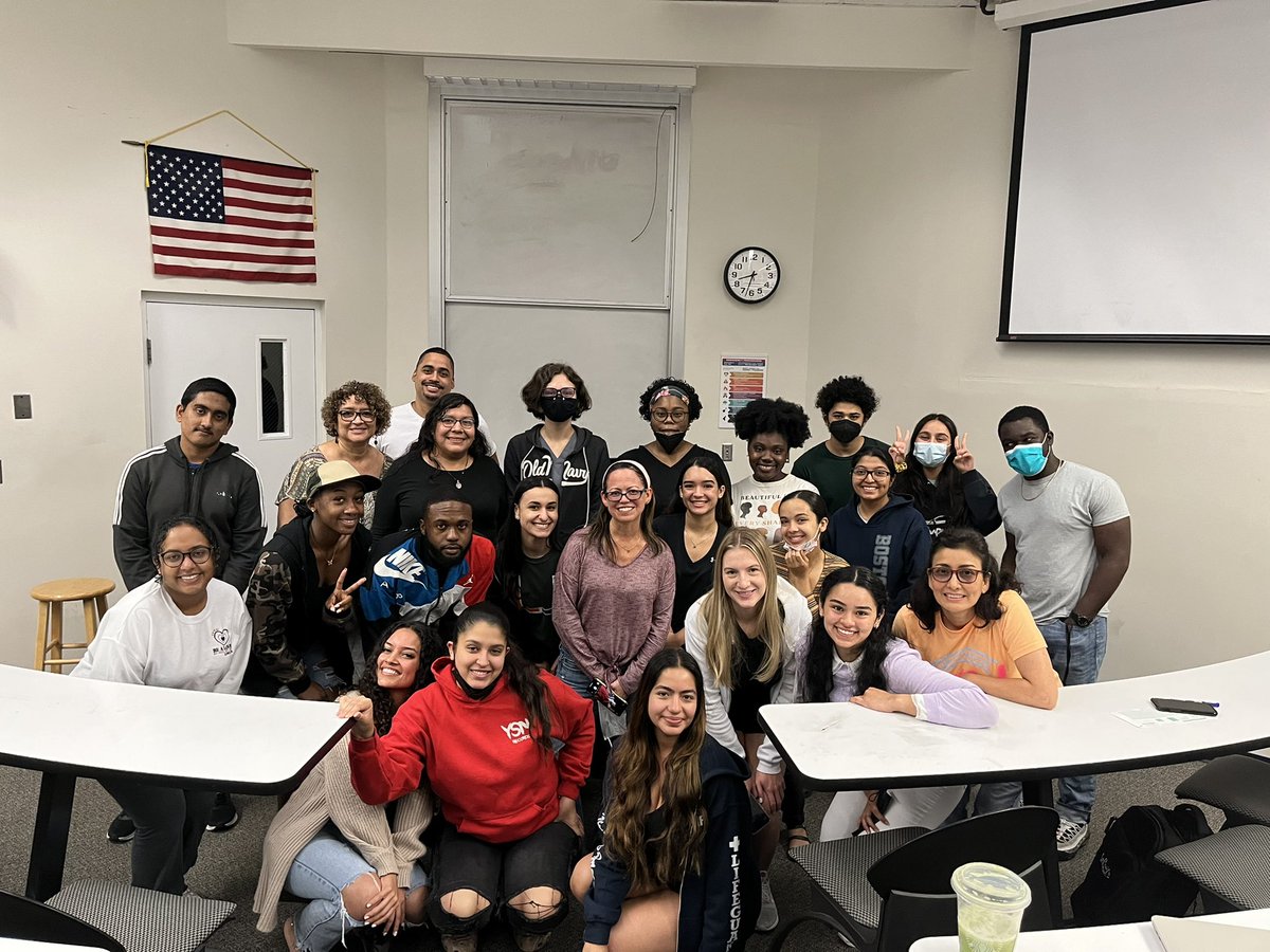 iayala's tweet photo. I had a blast with this group of Microbiology students this semester. 🦠🧫🔬🧬🧪 @BrowardCollege @central_bc https://t.co/HQEczDRPiq