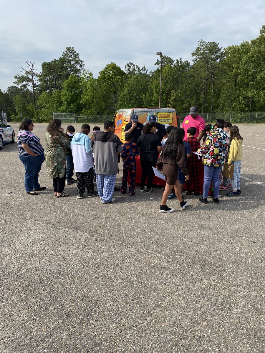 HefnerSchool's tweet photo. Hefner is celebrating our Heroes with Career Day!! @CumberlandCoSch https://t.co/K53IToDjgK