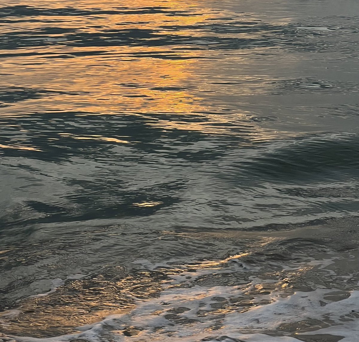 𝘱𝘢𝘪𝘯𝘵 𝘵𝘩𝘦 𝘴𝘬𝘺 🍸