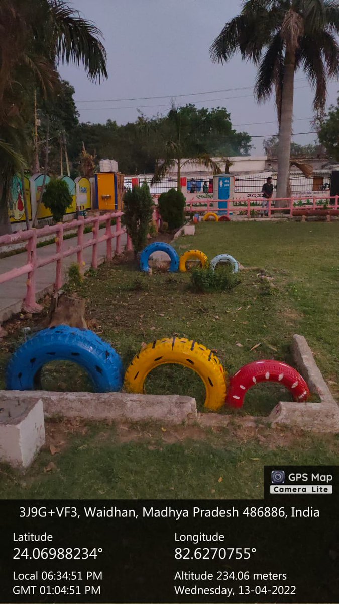 SingrauliSwachh's tweet photo. ख़राब टायरो मे डाली नयी जान |
#SwachhSurvekshan2022 
#SwachhSurvekshan2022Singrauli
#SwachhSurvekshan2022MP
#CleanMP 
#SBMUrbanMP
#SwachhtaKeAsliHero_MP
@HardeepSPuri
@CollectorSGL @urbansbm
@SwachhBharatGov @SwachSurvekshan
@CommissionerUAD https://t.co/vCZixIZXUs