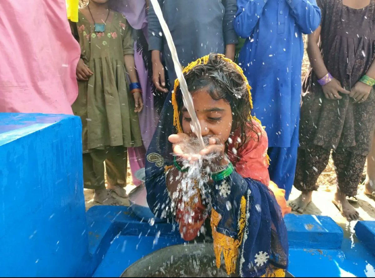 OrphanAidPk's tweet photo. Prophet Muhammad (SAW) said: “The best charity is giving water to drink” [Ahmad] and he was the most generous in giving charity. Access to safe water is a basic human right and we are working hard to ensure that greater water equality is achieved across the world. https://t.co/ix2EEW4k2W