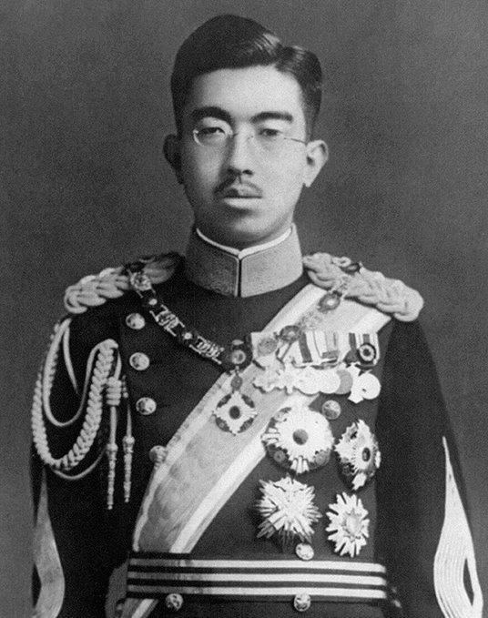 #UnDíaComoHoy, pero de 1901._Nació en Tokio el emperador japonés Hirohito, que gobernó su país de 1926 a 1989, un reinado que incluyó tanto la derrota militar de Japón en la II Guerra Mundial como su posguerra, llena de triunfos económicos.