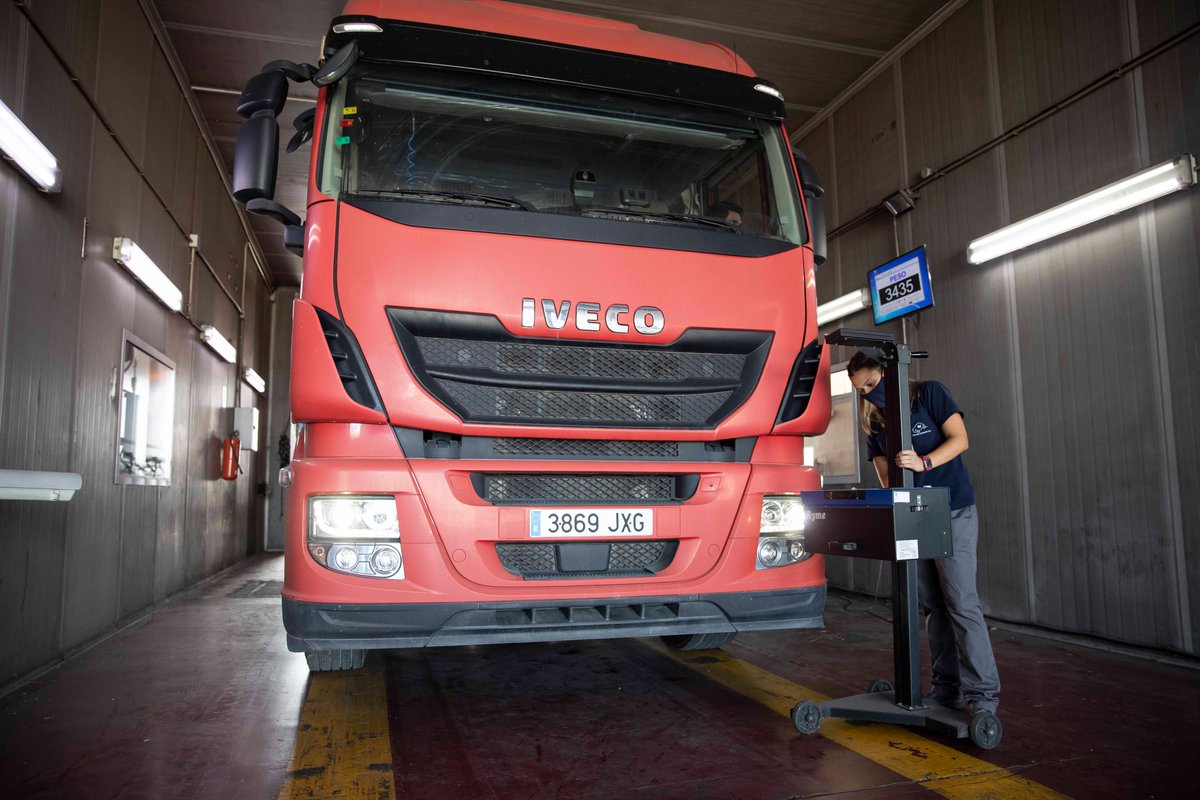 🚘La #ITV también es una garantía de seguridad en el trabajo si tu profesión consiste en estar detrás de un volante.

Ambulancias, coches y motos de autoescuela, taxis, autobuses, camiones, vehículos agrícolas... 🚑🛵🚛 ¡Todos ellos también deben pasarla! 

#PÁSALA #ITVSalvaVidas