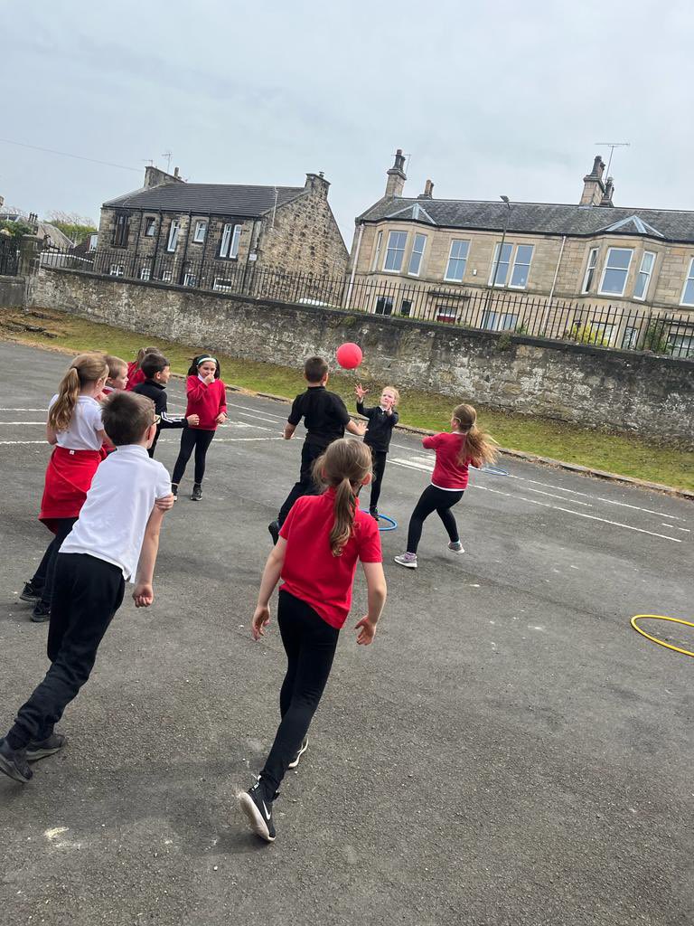 BPS_P3B's tweet photo. Great fun with @BPS_P4W yesterday. Even Mrs Wright and I joined in ! 😀😀 https://t.co/PlrSKJTx0r