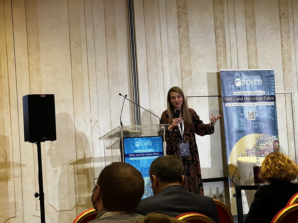 MAndersson_77's tweet photo. Ethnic enclaves, cities, networks and dyads. 

Wonderful and very engaging speech by @Ozge_Oner!!

#OECDsme https://t.co/VSQ0dG75Xq