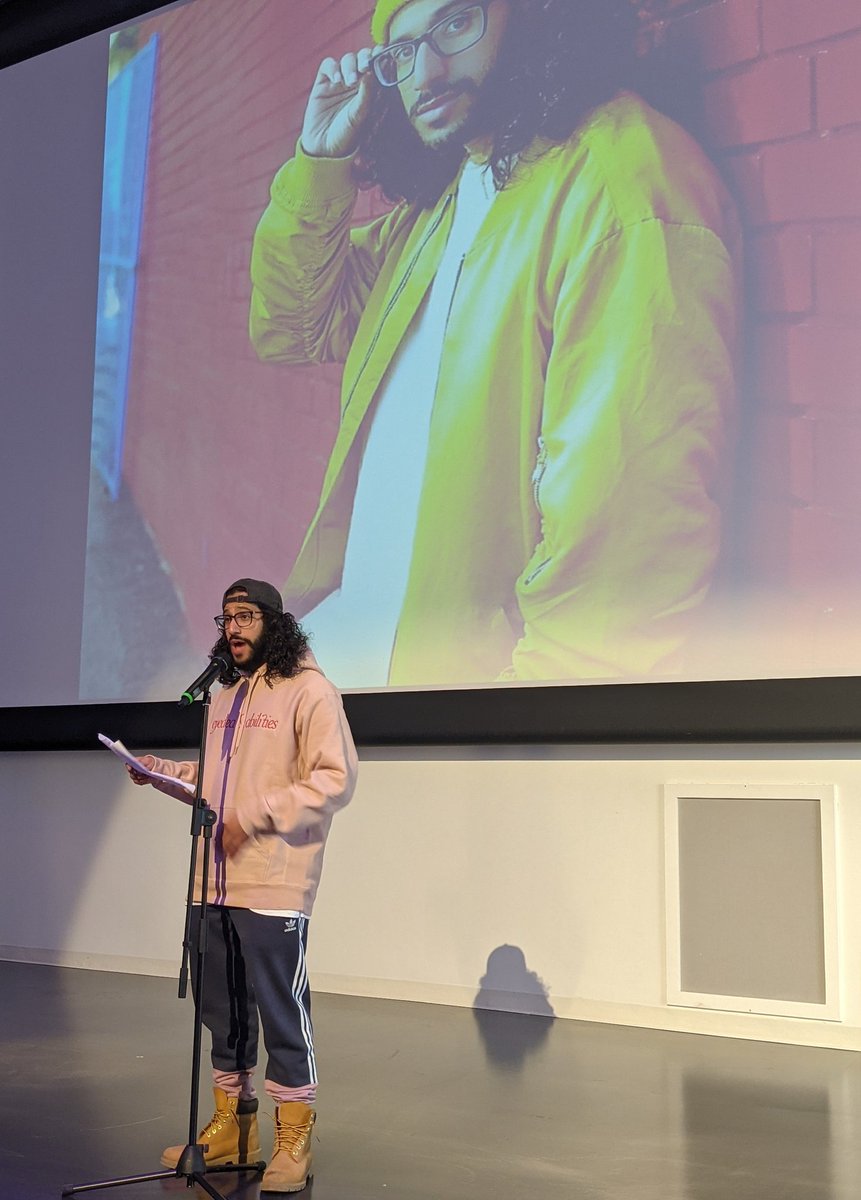 CommsPoli_D's tweet photo. This is the @Ottawa_CM manifesto in action from @Apollothechild. He is challenging folks to, "stay laser focused on your goals." His closing words,"Keep the creative in you alive, because we are all creative!"
#CmDesign https://t.co/45BYvc3jLX
