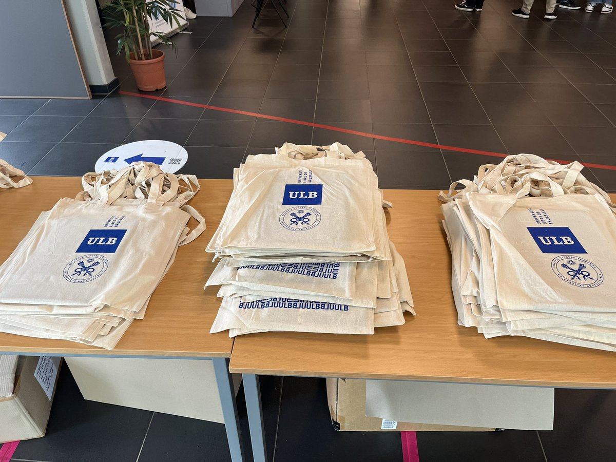 CommuMulti_ULB's tweet photo. Venez à la #SIMA chercher votre tote bag à l’image de l’#ULB 👜😜 https://t.co/SFN17ZDd5z