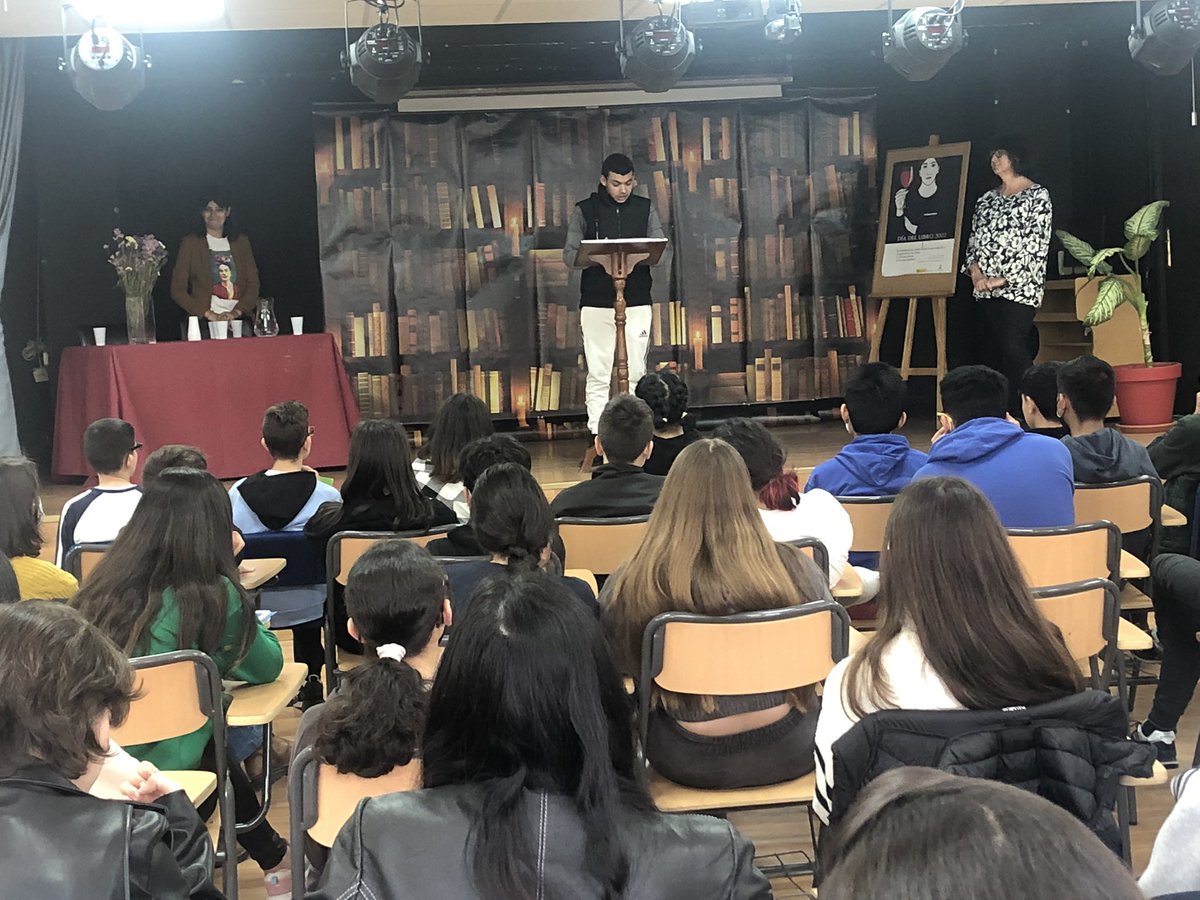 Para terminar la semana y conmemorando el día del libro entregamos los premios del concurso literario, los relatos premiados han sido muy variados desde la ESO a FP, historias que merecen ser contadas!!! <a href="/ceiplopedevega/">CEIP Lope de Vega</a> <a href="/AfaRenacimiento/">AFA Renacimiento</a>