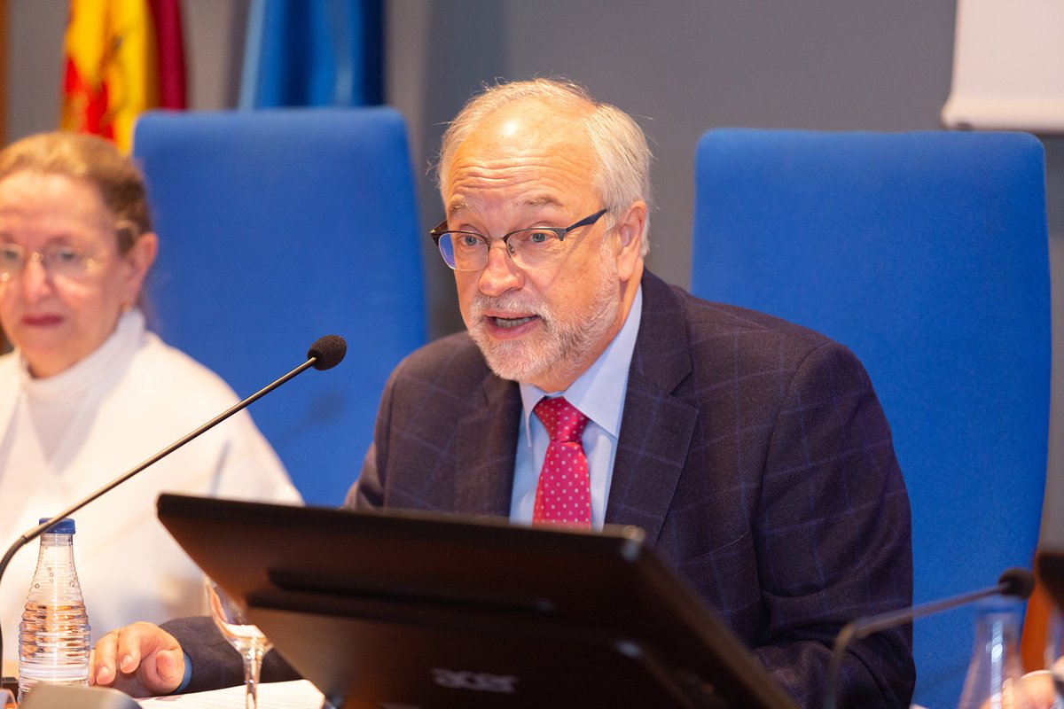 Pedro Jesús Zamora, decano de @unedfilosofia: “Nos congratulamos de que nuestra Facultad haya sido la que ha experimentado un mayor incremento en el número de estudiantes de toda la UNED durante la crisis sanitaria; en el Grado en Filosofía ha sido de aproximadamente el 30%”.