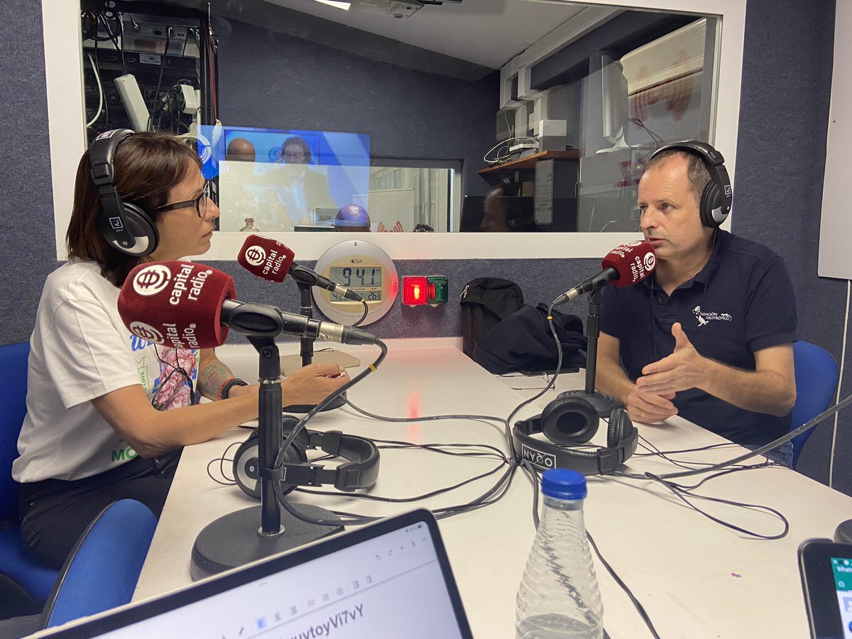 Hoy me colé en <a href="/Ladiezradio/">La Diez Capital Radio</a> porque al pasar por allí me encontré a uno de los grandes crack de la protección de la biodiversidad en #Canarias y quise saludarle así, a lo grande, tan grande como es Jaime de Fundación Neotrópico. <a href="/NeotropicoFound/">Fundación Neotrópico</a> ♥️