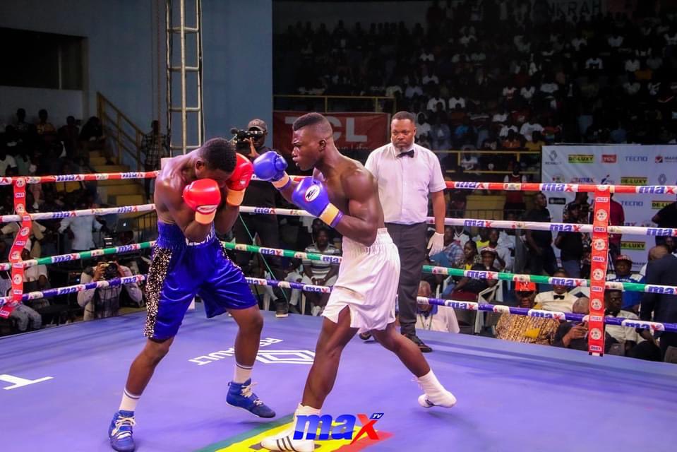 GhanaBoxing's tweet photo. Everything you'd like to see in a feisty encounter. Nothing short of action, not in the least of good performance and thrills!
#GBA #boxing #ghboxing #MaxTV #MaxFM #MaxSports #Boxing #MaxOnline https://t.co/nr1WfZFqds