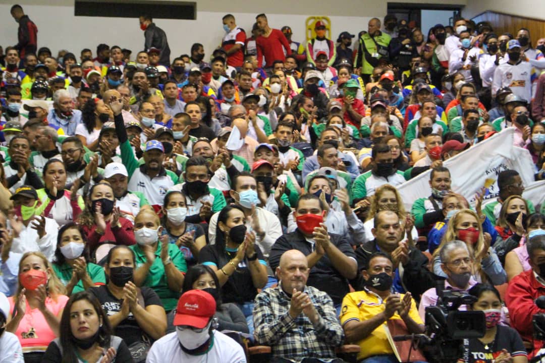 #EnVivo | Gobernador <a href="/Gerardo4fPsuv/">Gerardo Márquez</a> "Pido al pueblo en general para que con su solidaridad donen cualquier producto para atender a nuestro pueblo afectado por las lluvias"

#HáblameGerardo
#VenezuelaEnRosario