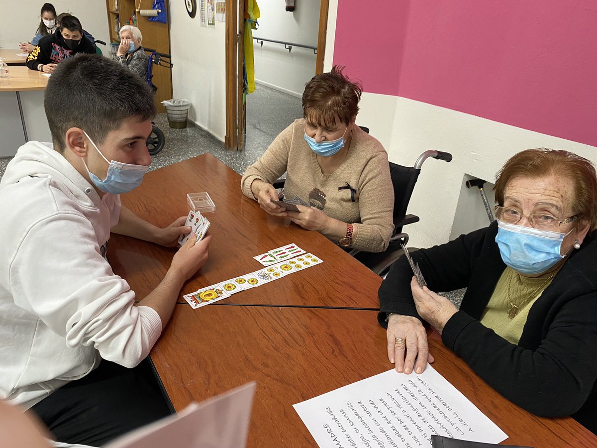 colsangregorio's tweet photo. #SolidaridadIntergeberacional o una de las más importantes oportunidades de crecimiento personal que podemos ofrecer en @colsangregorio 

#AguilarDeCampoo 

Gracias a @atencionsocialfsmlr por la invitación para compartir este día ❤️❤️

#AguilarDeCampoo #MontañaPalentina https://t.co/FVAS8g1Fx9