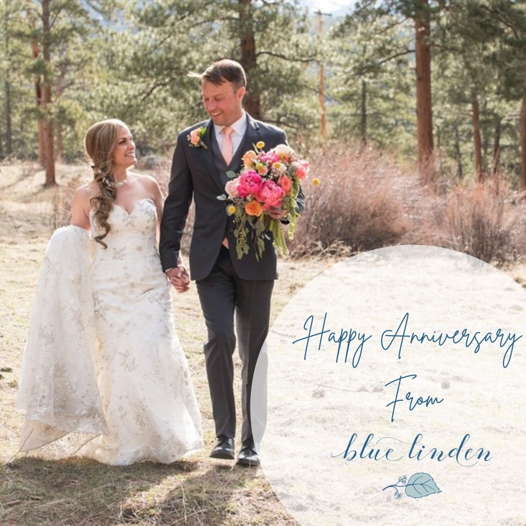 #HappyAnniversary Liz &amp; Adam! Last year you were surrounded by friends and family to say #IDo. We were honored to be part of your #SpecialDay! Today, we #celebrate your love.🥂 and 💙 from the Blue Linden Team.
📸Photography by Jewels
🌸Best Day Floral Design