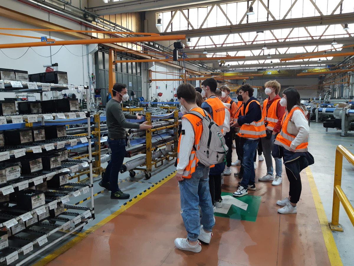 ItemaGroup's tweet photo. Open doors at Itema HQ, in Colzate, for the textile course of the ITS Tullio Buzzi of Prato. It is our privilege to share with young students the passion for textiles and for weaving #students #textiles #madeinitaly 🙂❤️ https://t.co/zFYR3G3yrU