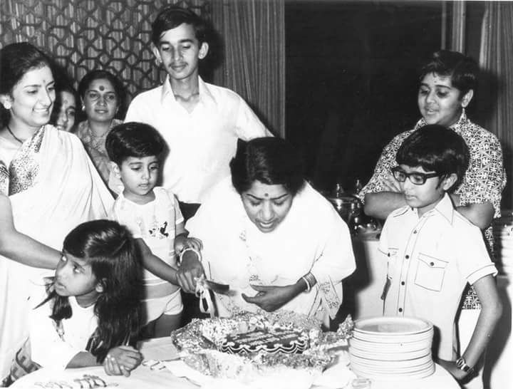 THDLIVE (@thdlive_in) on Twitter photo Only if we knew that the time flies so fast..checkout this unseen picture of Lata Mangeshkar Only if we knew that the time flies so fast..checkout this unseen picture of Lata Mangeshkar