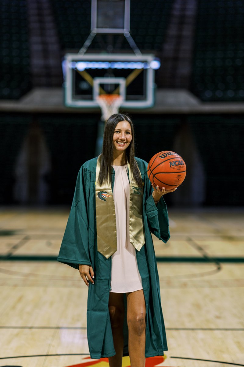 Congrats to our Spring 2022 graduates!

🎓 @ClaudiaArmato 
🎓 <a href="/sara_rosenfeldt/">Sara Rosenfeldt</a> 
🎓 <a href="/margewhit23/">Margaret Whitley</a> 
🎓 <a href="/emilyfrasco/">Emily Frasco</a> 

#WinAsOne