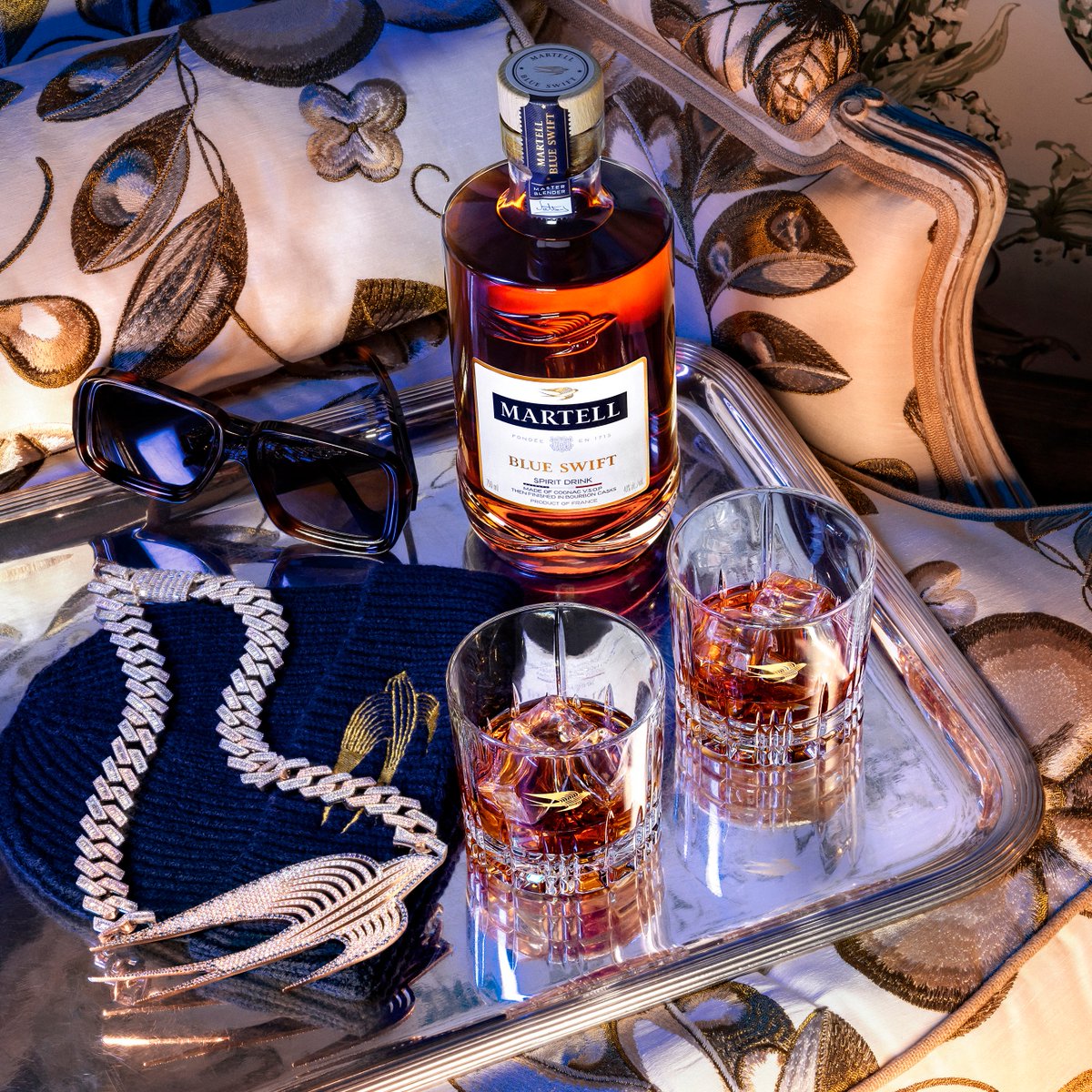 martellnigeria's tweet photo. Free, bold and constantly in motion. These are just some of the unique characteristics of the Swift bird and is why it represents the spirit of Martell.
Celebrate the journey with Martell Blue Swift.
#BeTheStandoutSwift #BlueSwiftNG https://t.co/SrpQ0AtdH7