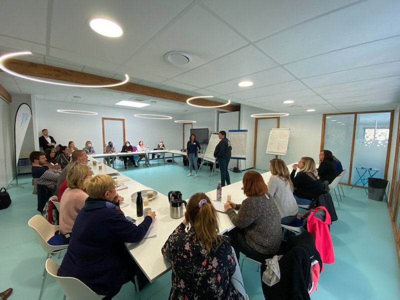 #CEJ : Les Pôles emploi du Calaisis et la Fabrique défi (Mission Locale) travaillent ensemble pour :
- Attirer, capter et faire adhérer  les jeunes 
- Améliorer notre collaboration 
- Partager nos offres de services 
Ensemble conjuguons nos énergies ! 
#AvecPôleEmploi