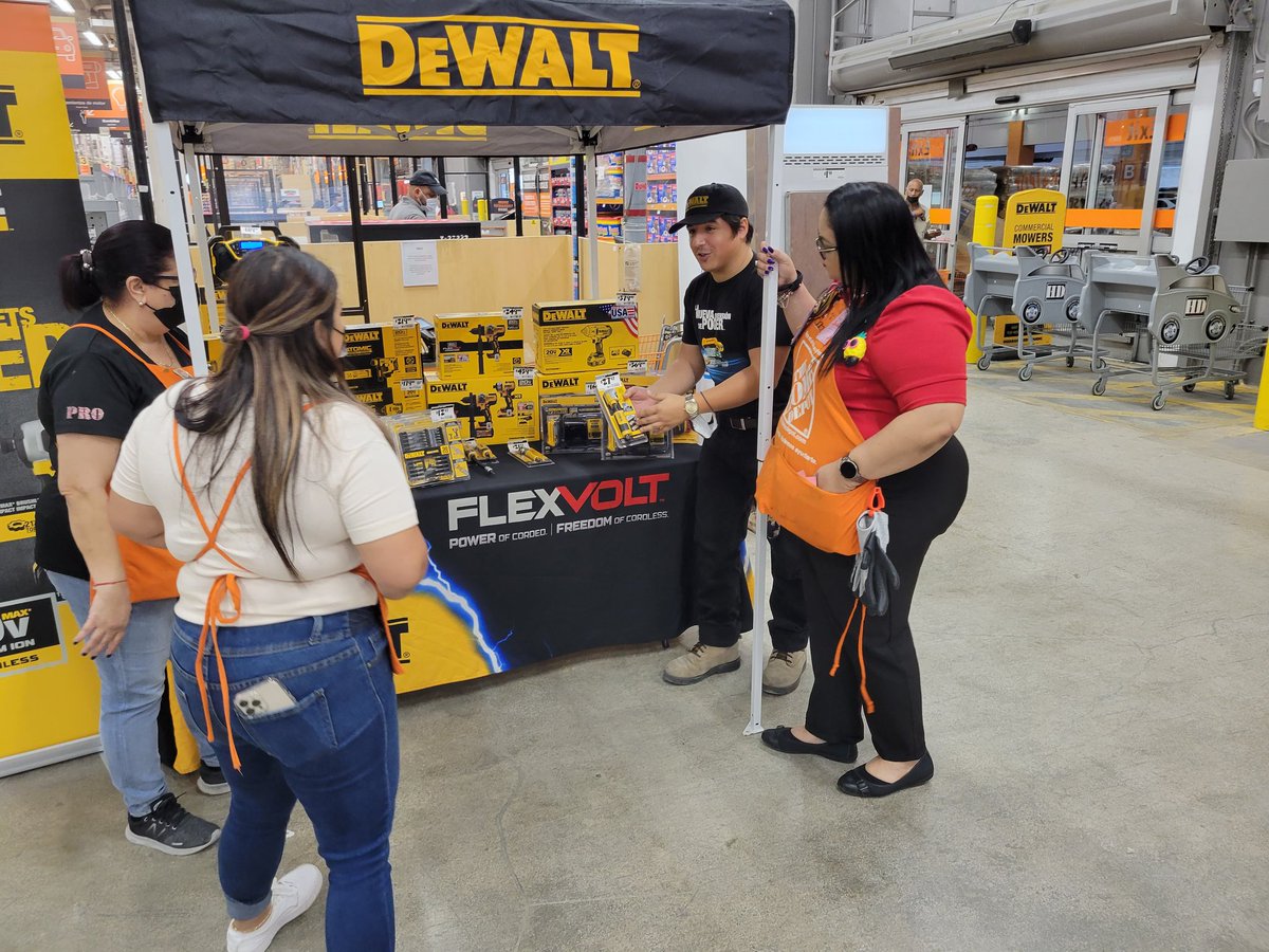GustavoOSR_SFL's tweet photo. Closing out Pro Appreciation Month here at #TheHomeDepot 6401 where you can find all the the best products for your project. Including #DeWaltTools and #HenryCo #waterproof #roof #coatings. @TainaMarie7 @LydiaIvette2 @ANA_JIMENEZ4 @AriannaJacks https://t.co/tJZdeorEuG