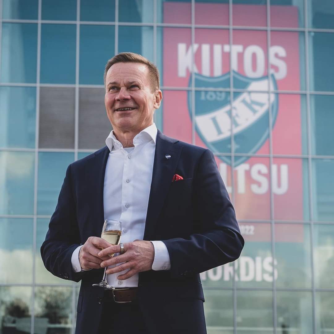 HIFKFans's tweet photo. Suurenmoinen kiitos ja kumarrus arvokkaasta työstäsi Stadin ylpeydelle, Valtsu.
Olet tervetullut joukkoomme milloin tahansa. #KiitosValtsu #AlltidValtsu #HIFK
Kuva 📸 (C) @HIFKHockey https://t.co/k6fOltR6qm