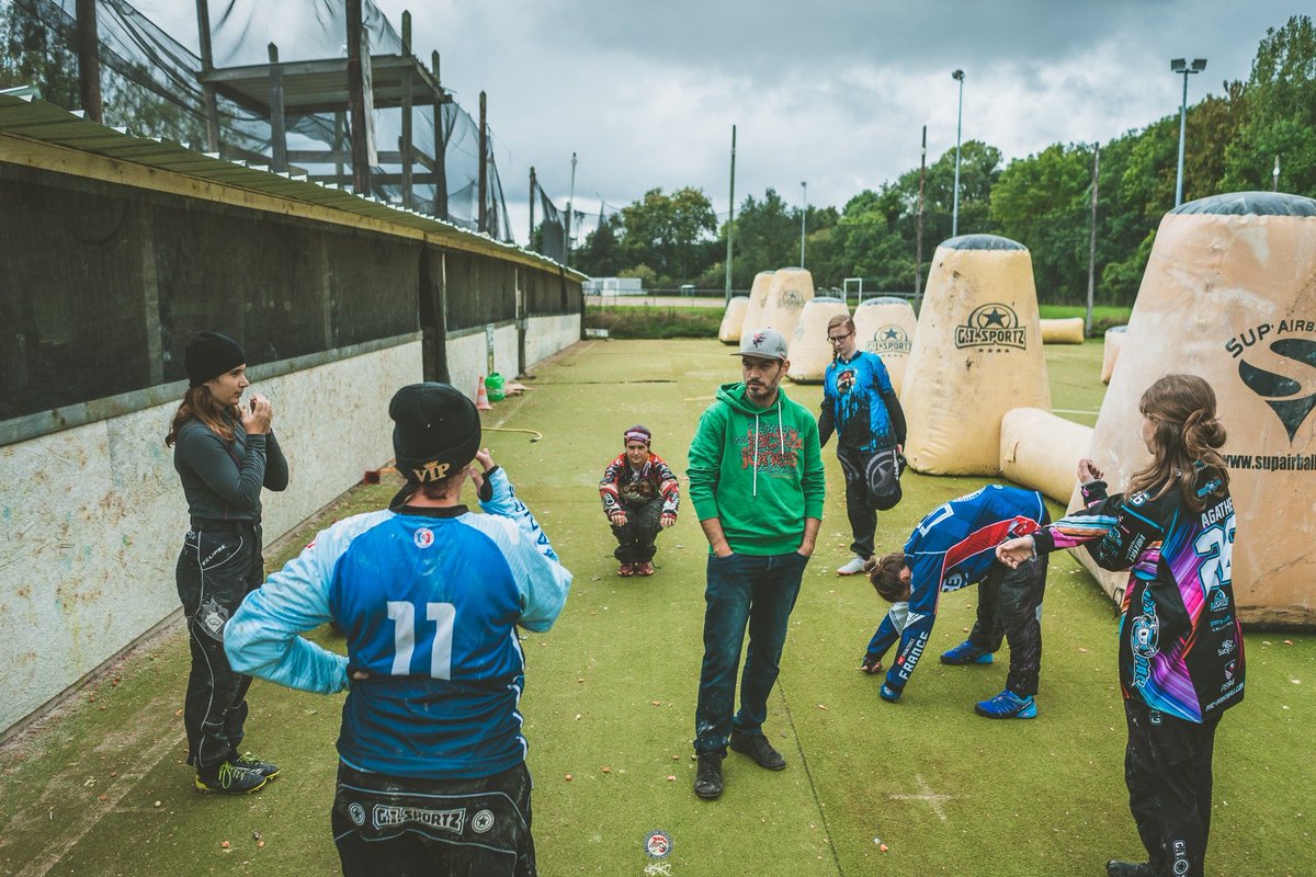 RedCapProno's tweet photo. Yo la #TeamParieur je vous partage le lien de la cagnotte Leetchi de l'EDF Féminine de paintball sportif que je coach.
Micro fédération, Micro budget... Elles ont besoin d'un coup de pouce !
Elles méritent ! Un ♻️, un 💰, un ❤️....
https://t.co/SwR1yrB4qa
#EDFfem #FFPS #CDM https://t.co/8C6og5AIYR