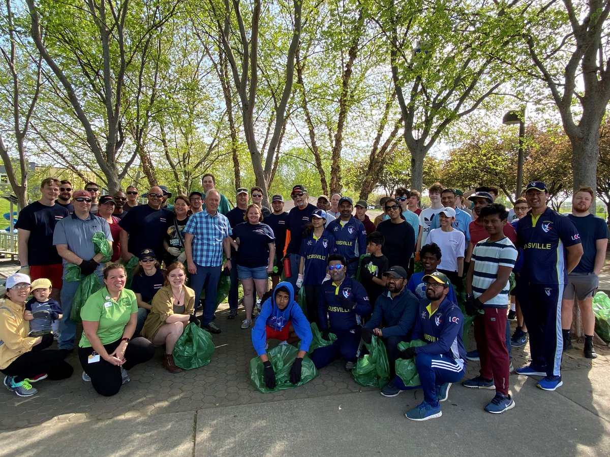 GiveADayLou's tweet photo. @Brightside_ reaches so many parts of Louisville and helps to keep our city clean! They host community-wide cleanups, including the day-after Thunder Over Louisville cleanup on the Waterfront!
Join them Sun. 5/1, 11:30am at Gallant Fox for their Sweep &amp; Sip!
#LiveUnited #MGAD2022 https://t.co/NZFMx7BCJl