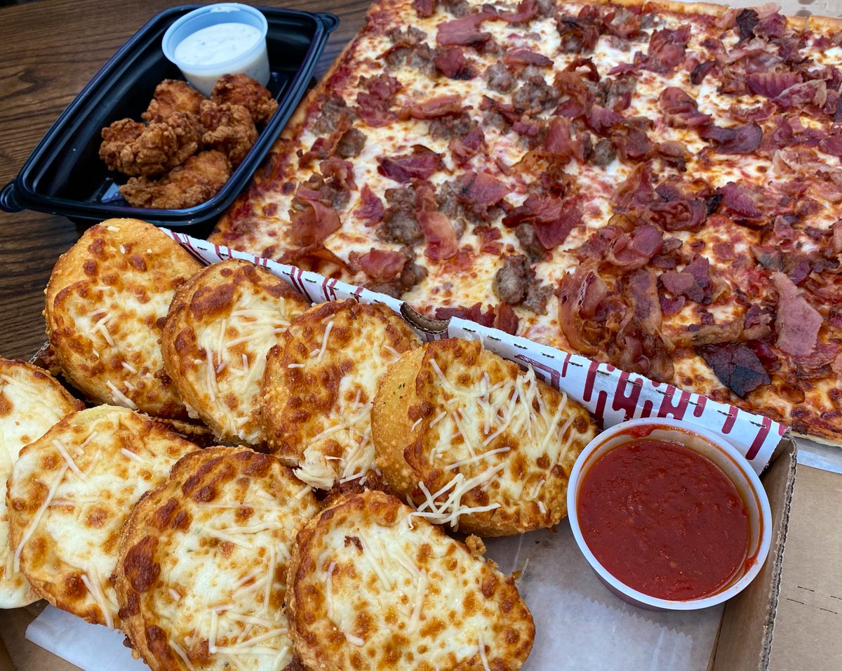 LedoPizza's tweet photo. 🔥 #FridayFeeling GIFT CARD GIVEAWAY 🔥

RETWEET &amp; FOLLOW
to be entered to win a
‼️ $100 #LedoPizza Gift Card!

1 winner picked at 10pm on 4/29/22

DEAL ALERT
18” 2-Topping Pizza + 1/2lb Boneless Wings + 8(pc) Cheesy Garlic Bread  for 36.99! *Limited time

https://t.co/dR6Yi5D0Xg https://t.co/X7w6BHW59M