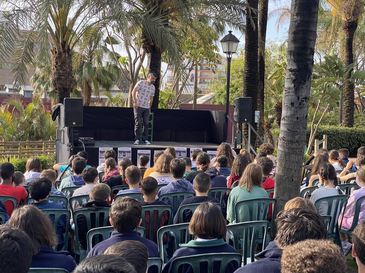 biblifuengirola's tweet photo. Hoy el #ParqueDelSol no ha parado con el ir y venir de centros para ver al narrador #DiegoMagdaIeno y como siempre, no defrauda.
Esta tarde más, sesión de #Adultos
⏰ 19 h.
Biblioteca Miguel de Cervantes
Todavía quedan plazas,
no te lo pierdas! https://t.co/2KiPegV7mk