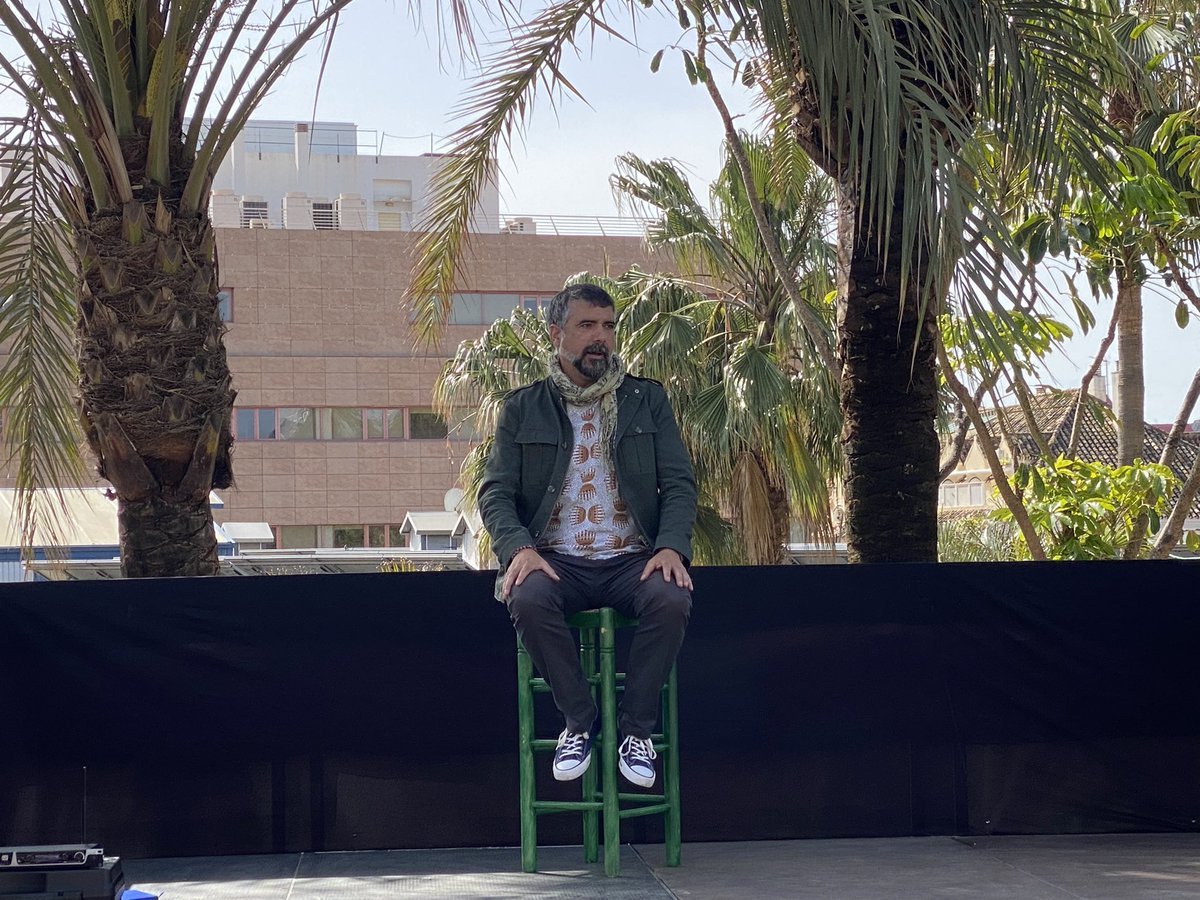 biblifuengirola's tweet photo. Hoy el #ParqueDelSol no ha parado con el ir y venir de centros para ver al narrador #DiegoMagdaIeno y como siempre, no defrauda.
Esta tarde más, sesión de #Adultos
⏰ 19 h.
Biblioteca Miguel de Cervantes
Todavía quedan plazas,
no te lo pierdas! https://t.co/2KiPegV7mk