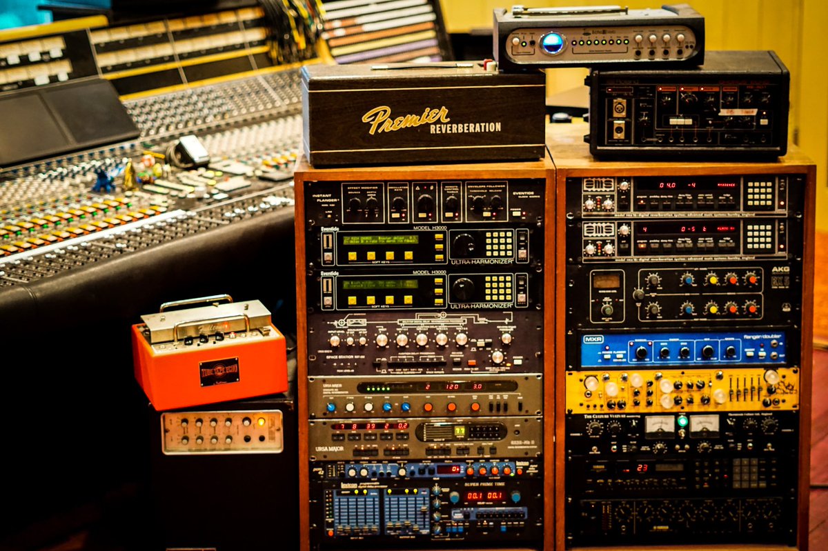 pachydermstudio's tweet photo. Having all of these FX at your hands can take your mix to another level. The ability to touch and feel a piece of gear can make a huge difference when printing production ideas. Playing through a vintage tape echo can affect (pun intended) your performance in a magical way. https://t.co/GcurPuZG7c