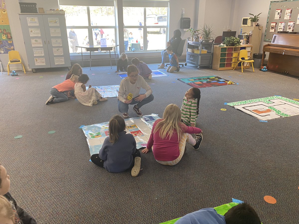 amandahough6's tweet photo. So #Awesome 2 B back at #STEAM Day @PrehnaKCC @MashpeeSchools @mashpeetech #CrossAgedStudentTeaching works 4 #Littles&Bigs #MiniGolf @WonderWorkshop @tinkercad #Bubblewands https://t.co/fyvzOKTg7x
