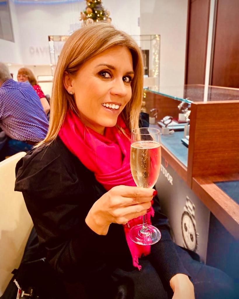 Wishing a very Happy 40th Birthday to 1/2 of Viridis for tomorrow! Have the best day celebrating <a href="/ladybosshr/">Victoria Brown</a>🥂