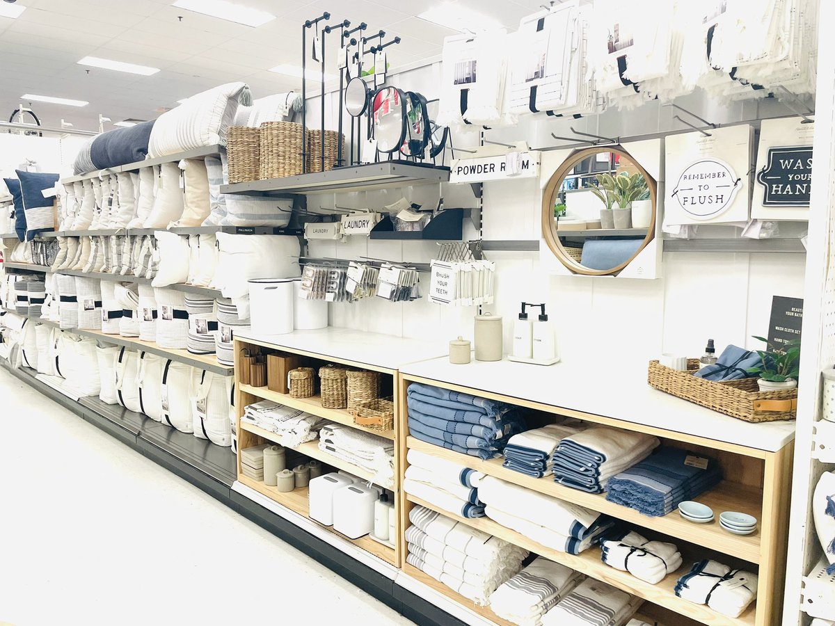 Super excited to start the weekend with a beautiful and fresh Hearth and Hand VMG ! It’s such a pleasure working with Morgan in DEC Home. <a href="/settoselltarget/">Heather Fountain</a> <a href="/aleahmarie19/">Aleah Jacinto</a> <a href="/TGT_Angel/">Angel</a> <a href="/Hollyc241/">Holly</a> <a href="/Rochelle_1114/">Rochelle</a> <a href="/ShereeHalsey/">Sheree Halsey</a> <a href="/TousleyVictoria/">victoria tousley</a>