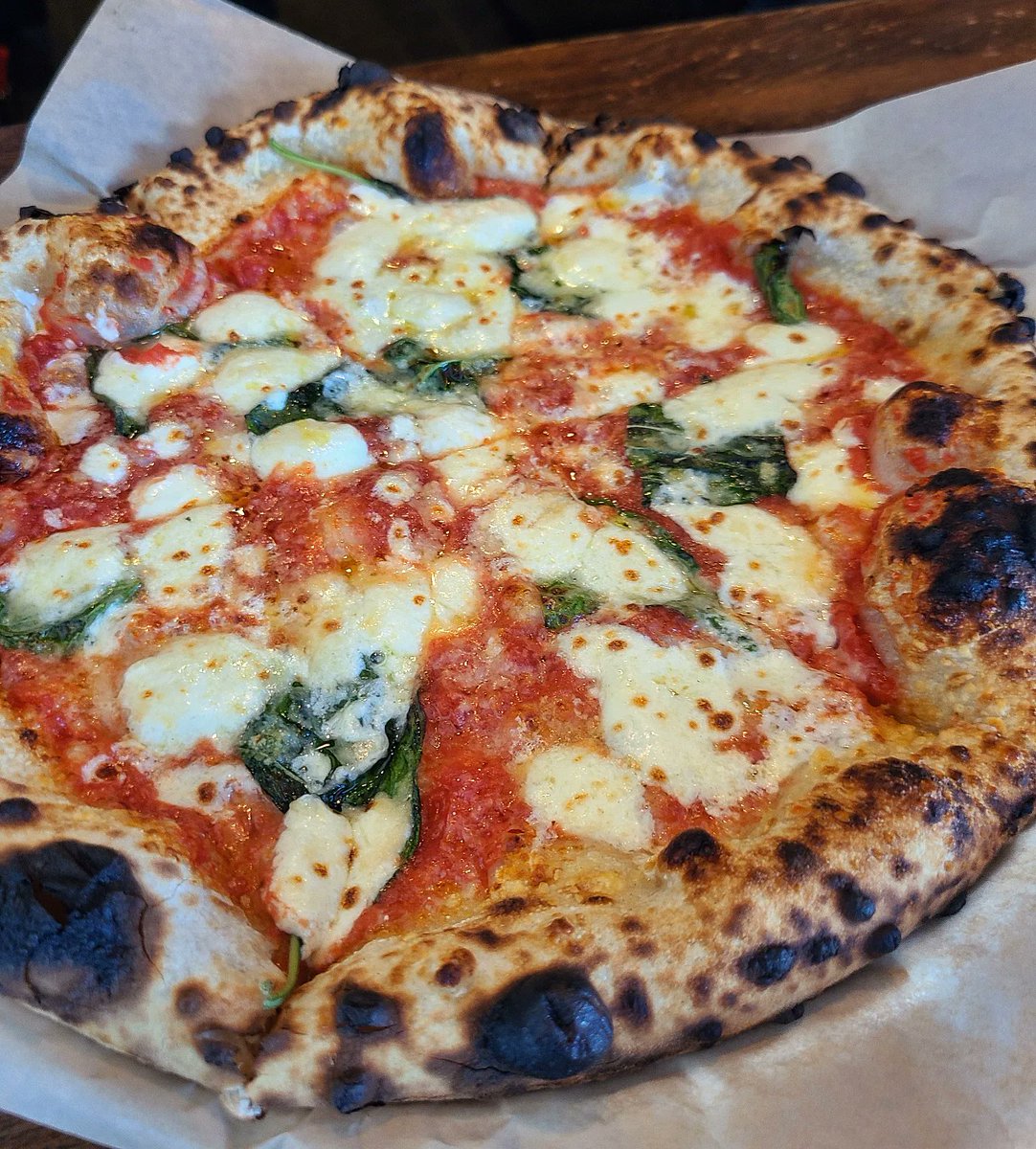 desiredtastes's tweet photo. Daisy 🤌🍕 #Perfect #Pizza #Mozzarella #Cheese #Basil #TomatoSauce #WoodFired #Crust #CartDriver #RiNo #Denver #Colorado #DenverEats #Travel #DesiredTastes https://t.co/kvYHbNVGrg
