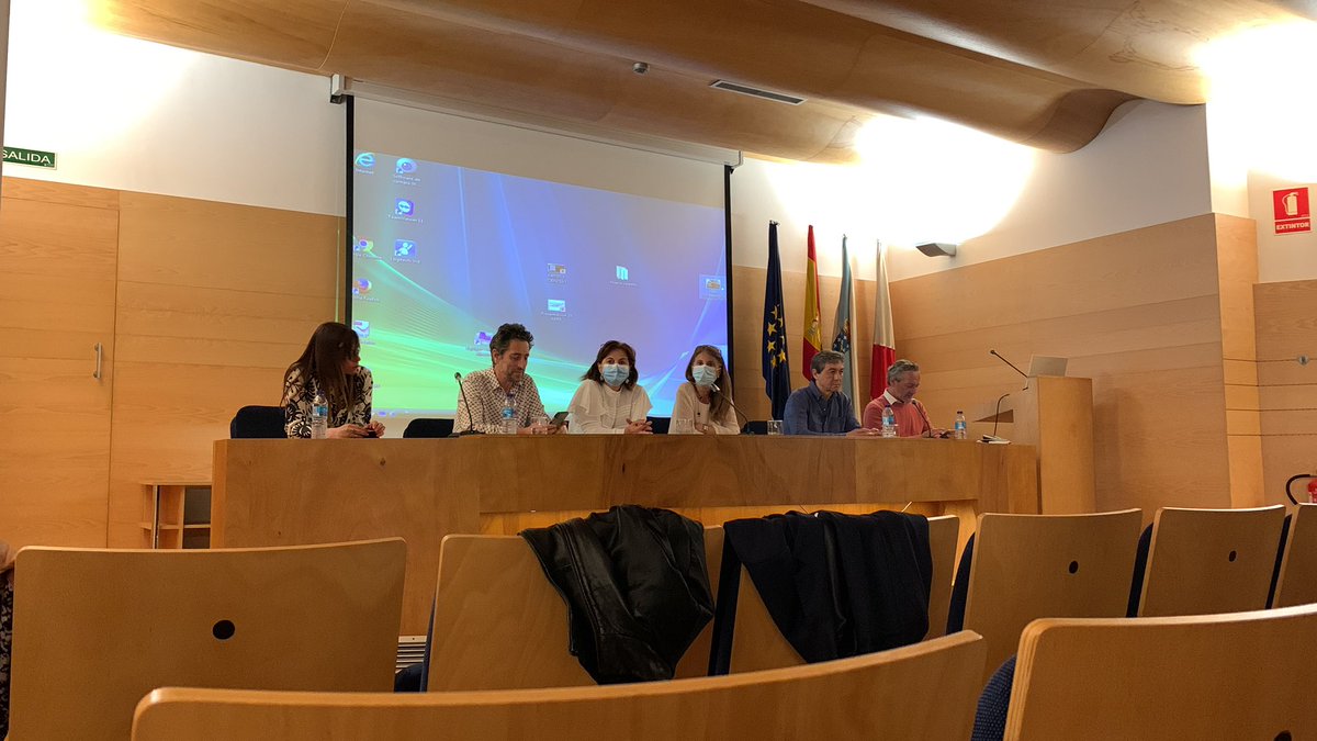 Hablando de dolor crónico con profesionales y pacientes <a href="/AlfonsoCarrega1/">Alfonso Carregal</a> <a href="/mmaymol/">monica mayo</a> @ChusGoberna <a href="/ligareumagalega/">Liga Reumatoloxica G</a> <a href="/RafaelSolbes/">Rafa Solbes</a> @Grunenthal_es