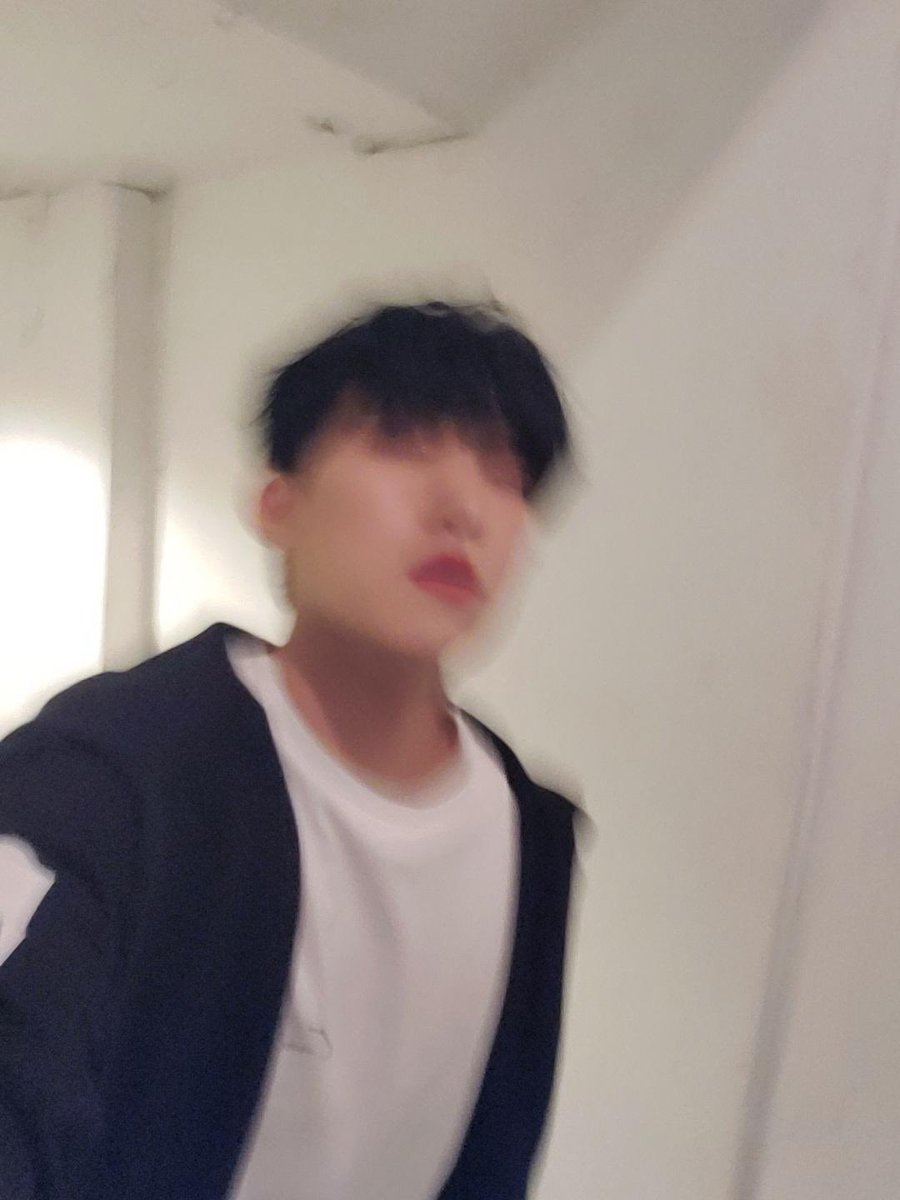 zzack_jini's tweet photo. 박우진 아무래도 퇴근이즈마이라이프로 살고 있는 것 같지 https://t.co/8nlsjoDEvu