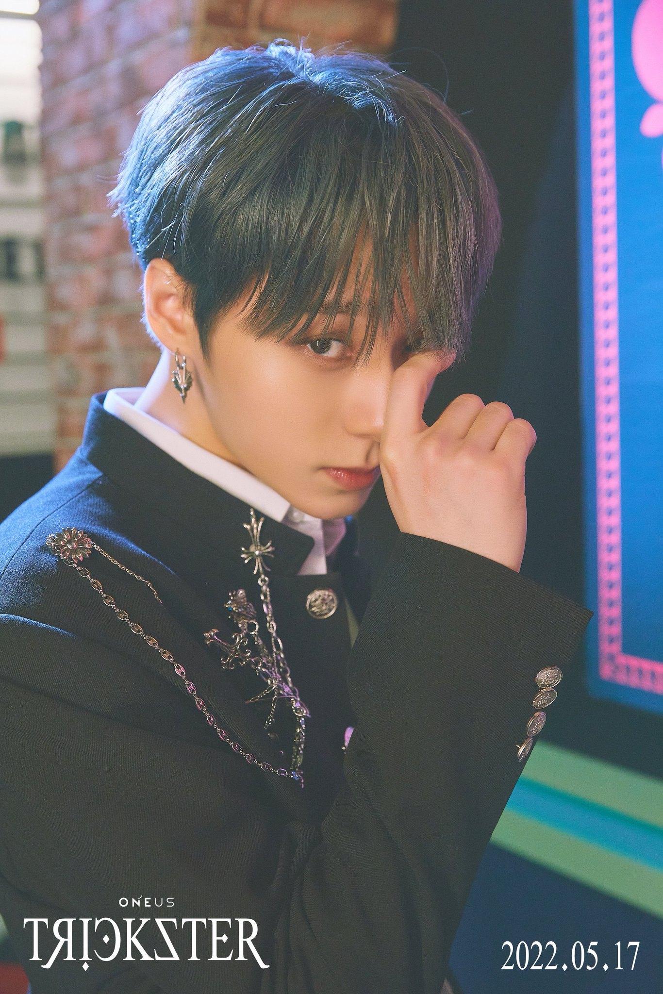 ONEUS ファヌン サイン入り ポラロイド trickster 低価格で大人気の ONEUS ファヌン サイン入り ポラロイド