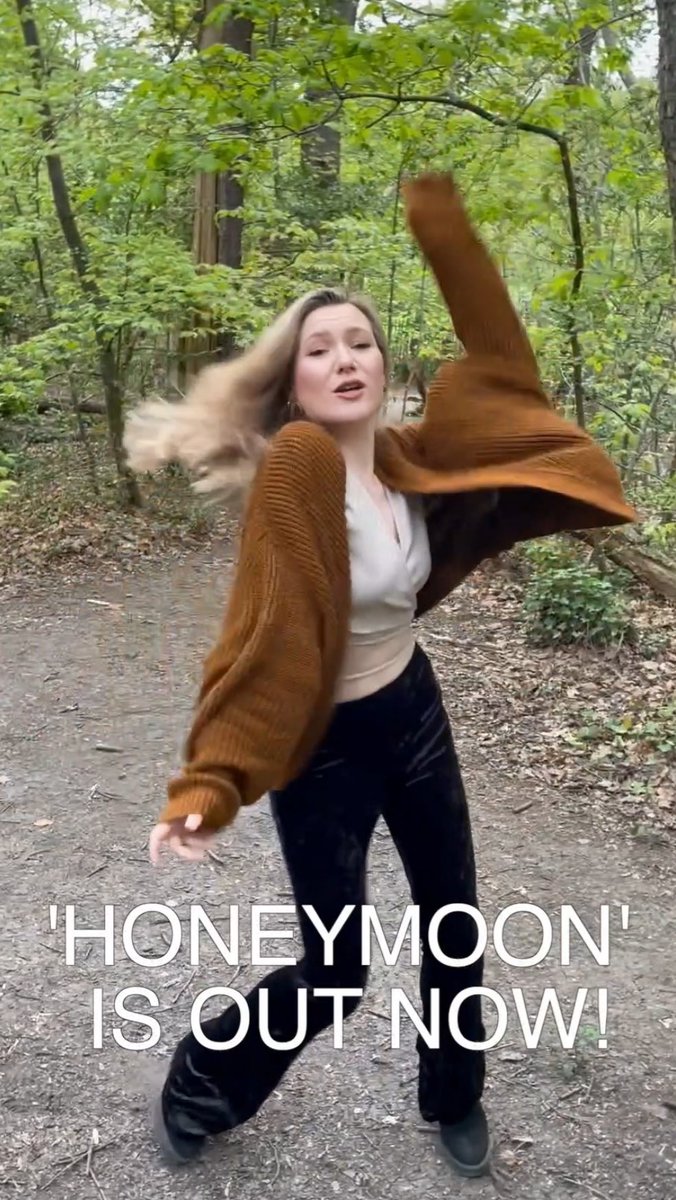 fransismusic's tweet photo. When we release a new single, we must dance in the woods
‘Honeymoon’ out now! Link in bio xxx
#newmusicfriday #indieband #fransis #honeymoon https://t.co/FbeDl2FY9C