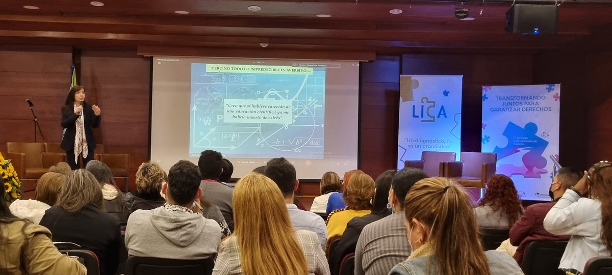 "En autismo no es fácil predecir, de ahí la importancia de anticipar. La ansiedad aparece cuando no es posible saber qué sucederá".
Imprevisibilidad e integración sensorial, fundamentales para entender la ansiedad en el autismo.   @isabelpaulaub 
#JornadasAutismo <a href="/Ligautismo/">@LigautismoCol</a>